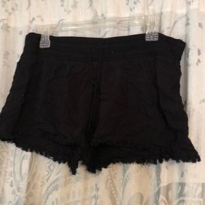 No boundaries shorts